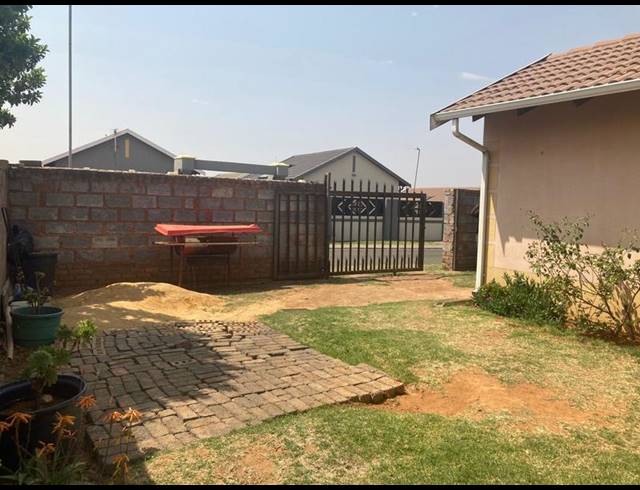 3 BEDROOM HOUSE FOR SALE IN SALFIN